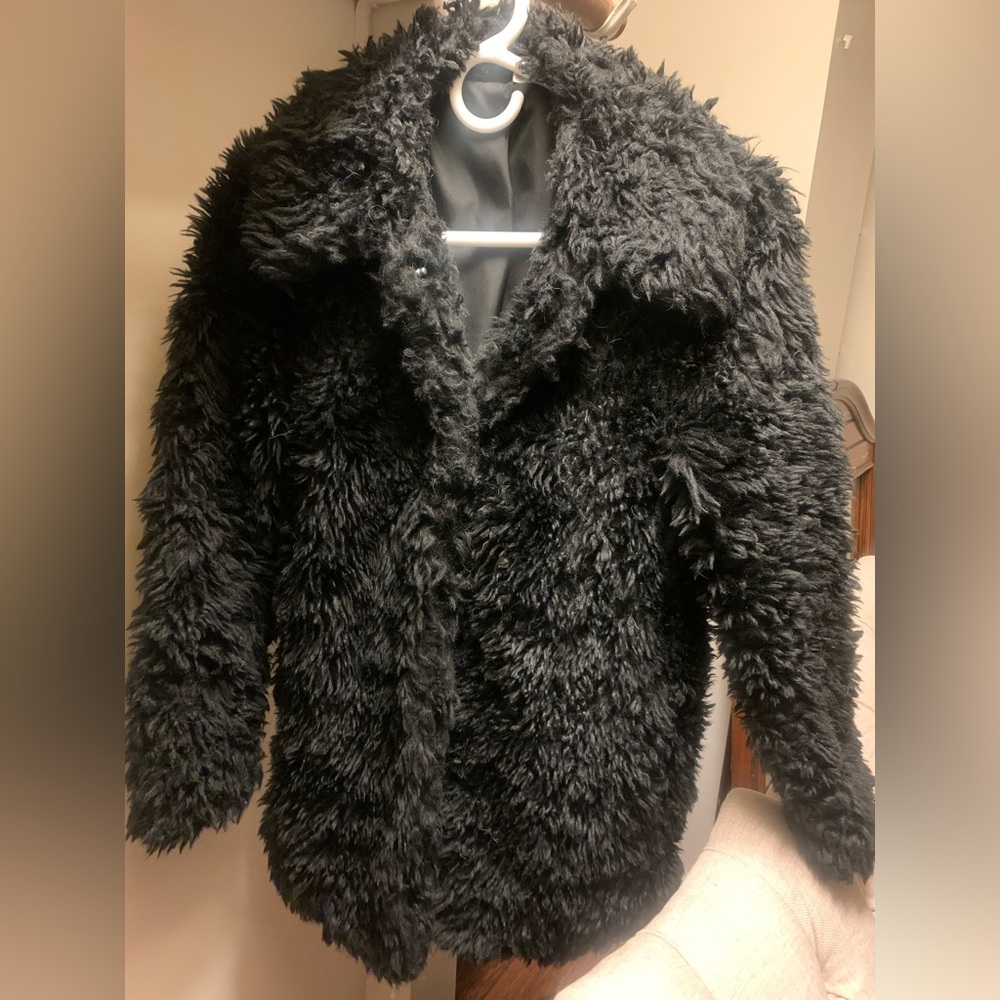 H&M women’s Black faux fur coat